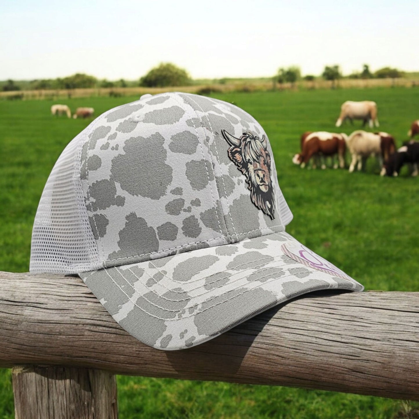 Highland Cow, Ladies Snapback Trucker Hat